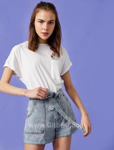 Koton Kadın Ekru Çiçekli İşlemeli T-Shirt 1Yal18370ık